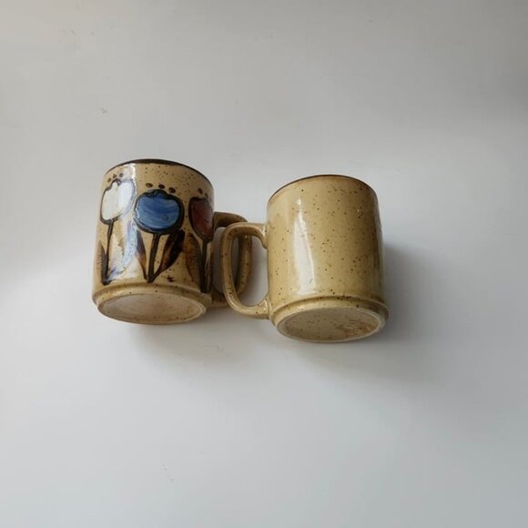 Hand-Painted Ceramic Mugs Set Of 2 With Floral Design Speckled Beige - Picture 4 of 9